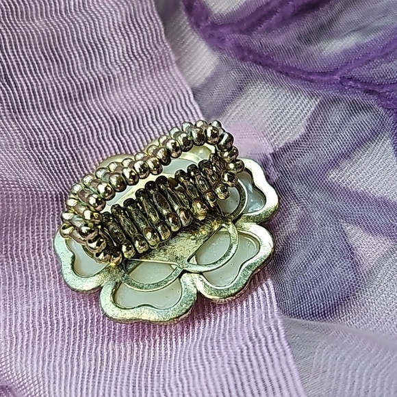 Ring - Picture 3 of 4